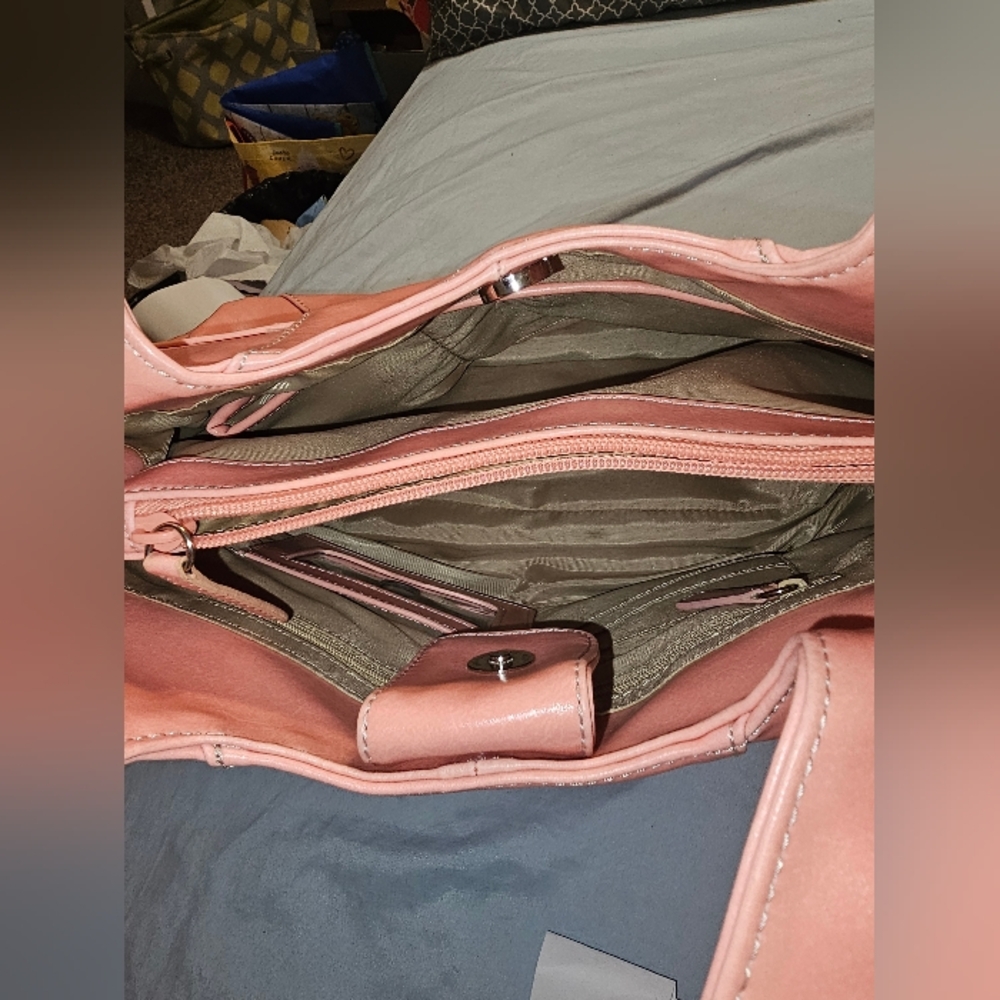 Nine west coral purse - Picture 4 of 7